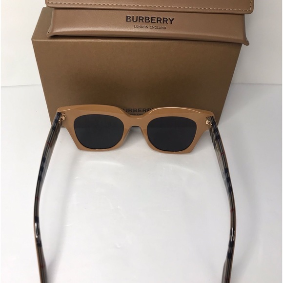New - 💯 BURBERRY BE4364 KITTY SQUARE NUDE CHECK PRINT SUNGLASSES - Picture 8 of 13